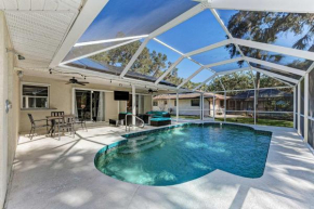 Evolve Modern Home with Screened Pool 4Mi to Beach